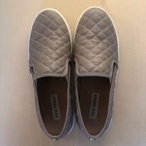 VGUC Steve Madden Ecentrcq Sneakers